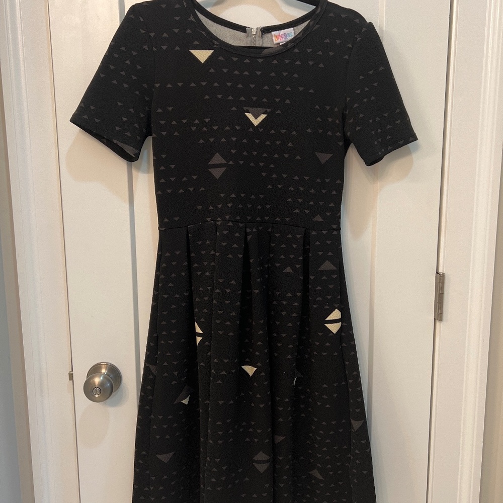 LulaRoe black and white fit &flare (WITH POCKETS)